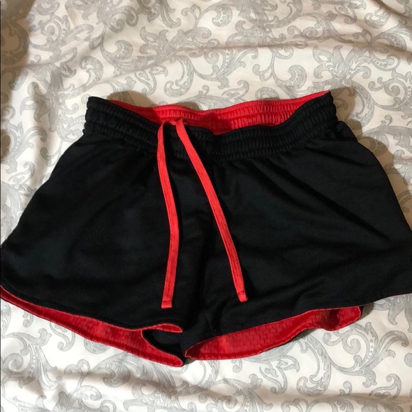 Reversible gym shorts - Picture 2 of 2